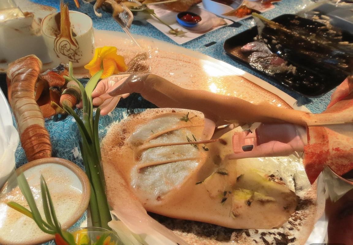 皇马曼城豪门转会争夺19岁边锋布阿迪，足球新星身价暴涨背后的魔力